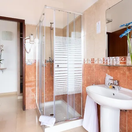 아파트 Doble Comoda Sin Cocina, Cerca De Playa Jardin, Con Piscina Y Wifi, En Puerto De La Cruz 푸에르토 드 라 크루즈